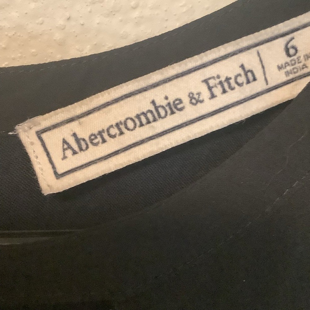 Abercrombie & Fitch Black Long Sleeve Romper V-Neck Keyhole Size 6 - Picture 4 of 12